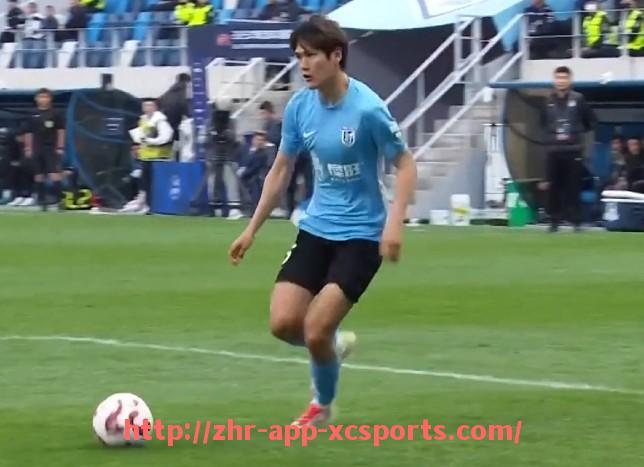 杏彩体育-李楠加盟CBA球足球队:从篮球到足球的跨界之旅